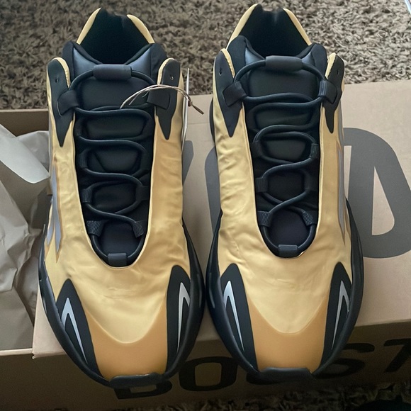 Yeezy 700 honey flux dead stock size 11.5 & 12.5 - Picture 6 of 6